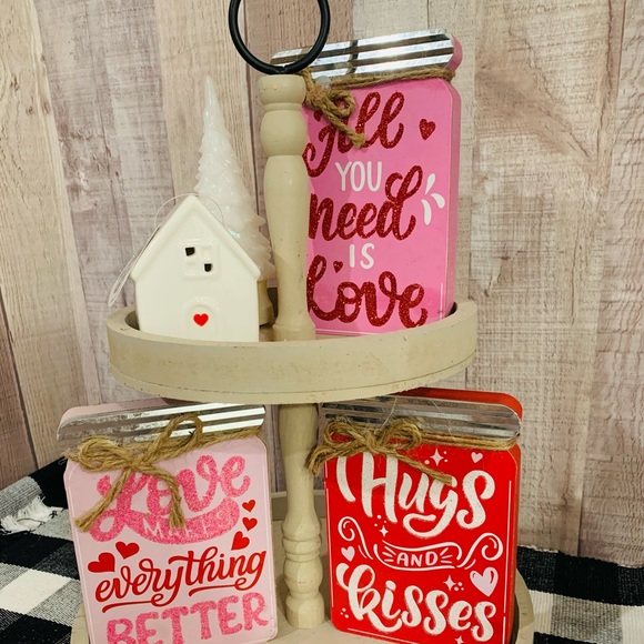 Light Up Ceramic Valentine’s House - Picture 3 of 12